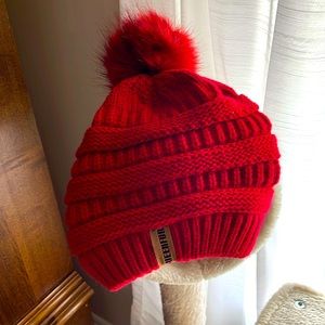 New without tags. Contemporary style hat. Warm and stylish. Beautiful red color.